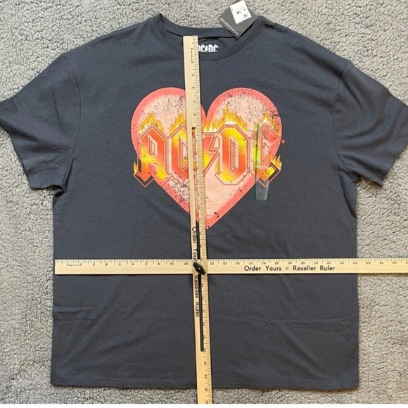 ACDC Vintage T-Shirt Medium Gray Heart Flame Fire Rock & Roll Perryscope - Picture 3 of 6